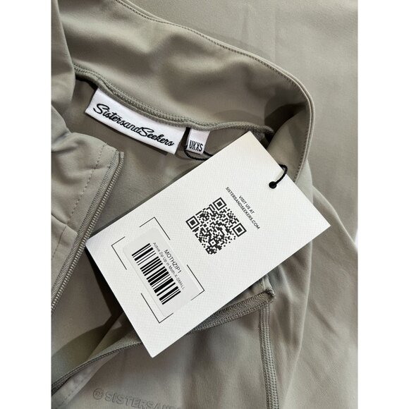 Sisters & Seekers Active Zip Up in Moth - Picture 5 of 5